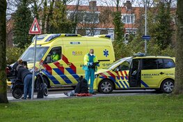 Scooterrijdster gewond na ongeval op de Lorentzkade
