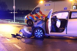 Twee auto's total loss in Heemskerk