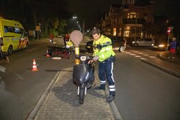 Scooterrijder gewond na aanrijding met auto in Haarlem