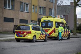 Fietsster gewond na botsing met pakketbezorger PostNL