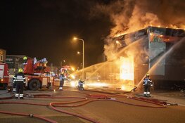 Zeer grote brand in loods aan de Timmerwerf in Heemskerk