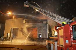 Zeer grote brand in loods aan de Timmerwerf in Heemskerk
