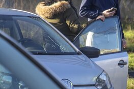 Fietsster gewond na aanrijding door auto op Groningenlaan