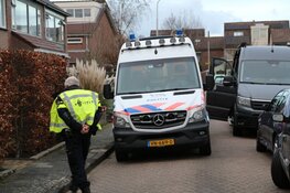 Politie-onderzoek in Castricumse woning na vondst dode, verdachte aangehouden