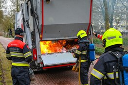 Laadruimte van vuilniswagen vat vlam in Heemskerk
