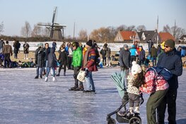 Schaatsplezier op de Veerplas in Haarlem, gewonden bij valpartijen