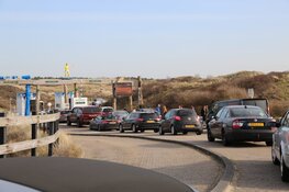 Drukte op het strand in Castricum