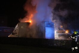 Vrachtwagen in brand in Velserbroek