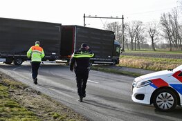 Vrachtwagen blokkeert N203 in Uitgeest na ongeval