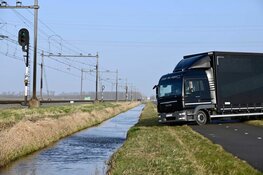 Vrachtwagen blokkeert N203 in Uitgeest na ongeval