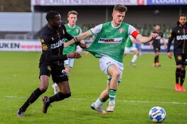 FC Dordrecht nipt langs tien man van Telstar