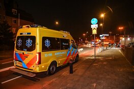 Wierrook zet bloempot in brand, bewoonster naar het ziekenhuis