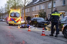 Uber Eats bezorger hard onderuit door verkeersdrempel in Haarlem