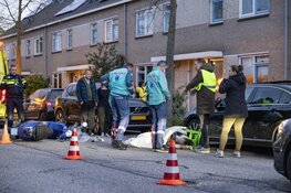 Uber Eats bezorger hard onderuit door verkeersdrempel in Haarlem