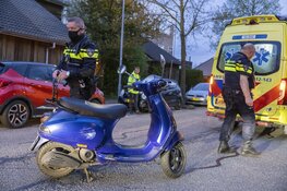 Uber Eats bezorger hard onderuit door verkeersdrempel in Haarlem