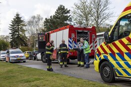 Driewieler te water langs de Burgemeester Van Doornkade in Heemstede