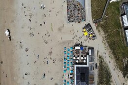 Strand Bloemendaal druk bezocht op Hemelvaartsdag