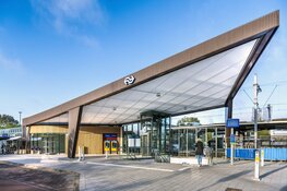 Station Castricum officieel geopend met muziekstuk carillon