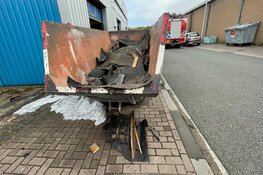 Brand bij garage IJmuiden, veel rook vrijgekomen