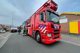Brand bij garage IJmuiden, veel rook vrijgekomen