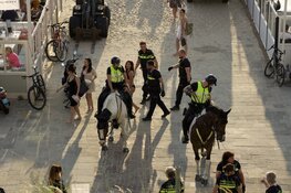 Aanhouding en twee gewonden bij vechtpartijen op strand Zandvoort