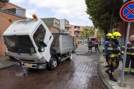 Bakwagen van Spaarnelanden in de brand gevlogen in Haarlem