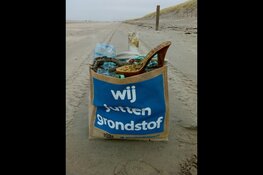 Healthy Seas beach cleanup en duikbootbezoek in IJmuiden