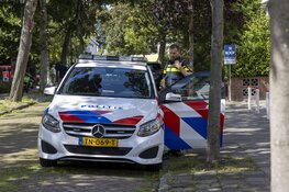 Pakketbezorger aangereden door fietser op stoep in Beverwijk