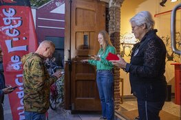 "Volle bak" bij voorstelling Theo Maassen. Gemeente Haarlem houdt situatie in de gaten