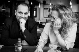 Unieke try-out-voorstelling “Moeder van Glas” van Roos Schlikker in Theater Koningsduyn