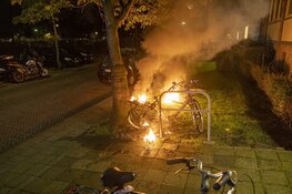 Twee fietsen in de brand in de Gerard van Eckerenstraat in Haarlem
