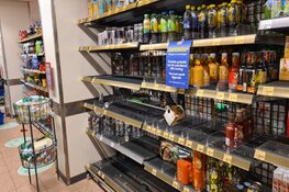 Alles 50% bij Deen in Heemskerk, overvolle wagens