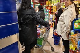 Alles 50% bij Deen in Heemskerk, overvolle wagens