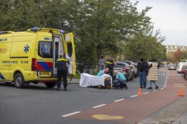 Fietsster gewond na aanrijding met auto op de Eksterlaan