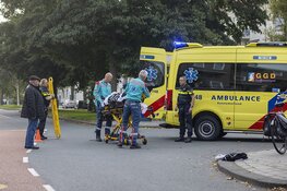 Fietsster gewond na aanrijding met auto op de Eksterlaan