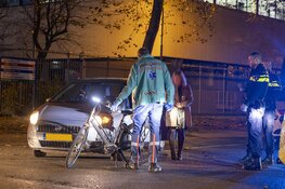 Fietser gewond na botsing met auto in Haarlemse Waarderpolder