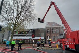 Jongeren gezocht voor brand in school Haarlem