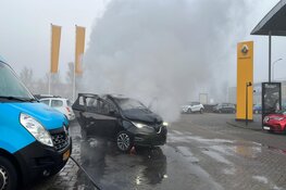 Brand bij autodealer in Velserbroek