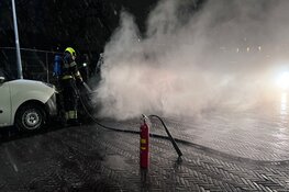 Auto door brand verwoest aan Pladellastraat in Haarlem