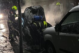 Auto door brand verwoest aan Pladellastraat in Haarlem