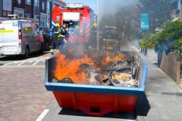 Vlammen uit bouwcontainer in de Wilgenhoflaan Beverwijk