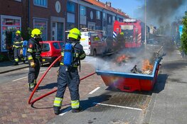 Vlammen uit bouwcontainer in de Wilgenhoflaan Beverwijk