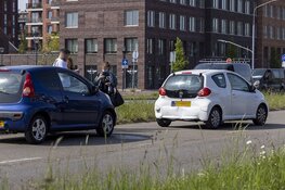 Kop-staartbotsing op de Amerikaweg in Haarlem