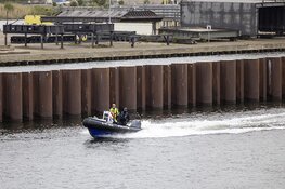 Politie grijpt in bij sluisblokkade IJmuiden