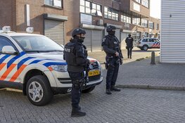 Zwaarbewapende agenten voor bedrijfspand in Beverwijk