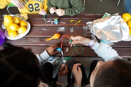 Grote belangstelling voor aansluiting windparken op zee tijdens Dag van de Bouw in regio IJmond