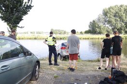Bestuurder rijdt bij het parkeren te water in Heemstede