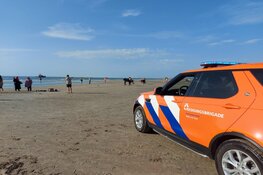 Vermiste zwemmer na grote zoekactie uit zee gered bij Velsen-Noord