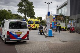 Scooterrijdster gewond door afslaande taxichauffeur in Heemstede