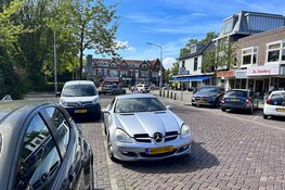 Fietser gewond na aanrijding met auto op het Soendaplein in Haarlem